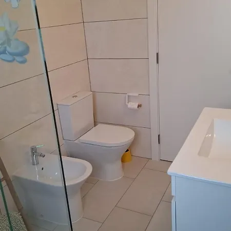 Deluxe - Luar Homestay